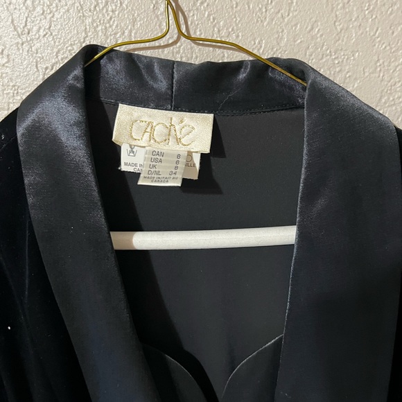 Women’s tux crushed velvet with silk pants in  like new excellent condition - Picture 3 of 5